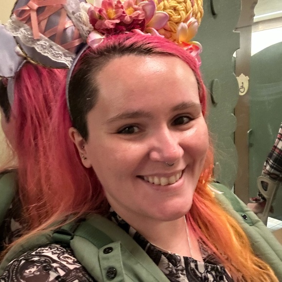 Welcome to my shop! I specialize in Torrid - Plus Size - Skincare - - Picture 7 of 10